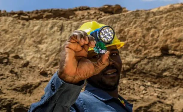 Sawa Minerals works with small-scale miners who make a huge contribution to the global minerals trade by utilising blockchain-backed smart contracts 
