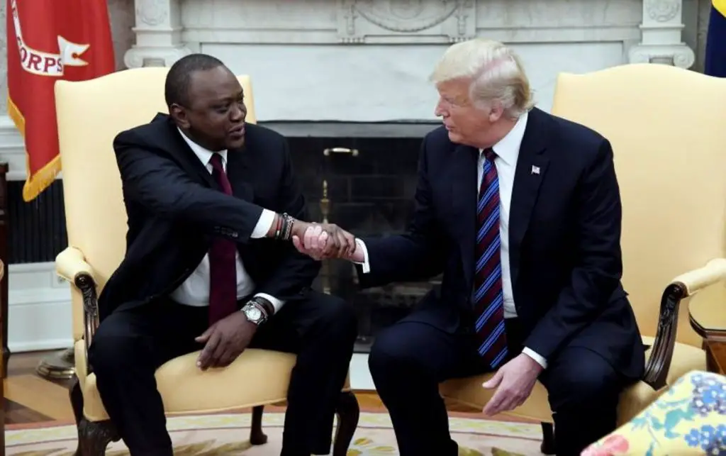 Presidents Uhuru Kenyatta (L) and Donald Trump during a meeting at the White House on Thursday. The two pledged to improve bilateral relations. www.theexchange.africa