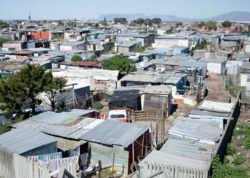 An informal settlement in South Africa. The projected continent-wide economic recovery will not favour populations with lower levels of education, few assets and those working in informal jobs. www.theexchange.africa
