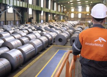 A worker at the Arcelor Mittal company in South Africa. www.theexchange.africa