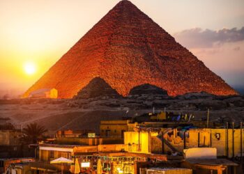Pyramids fade as Egypt’s agricultural innovation takes root. [Photo/Culture Trip]
