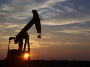 Uganda, Tanzania to become oil economies Uganda and Tanzania are building the world's longest electrically heated oil pipeline to export oil from Uganda through the port of Tanga in Tanzania. www.theexchange.africa