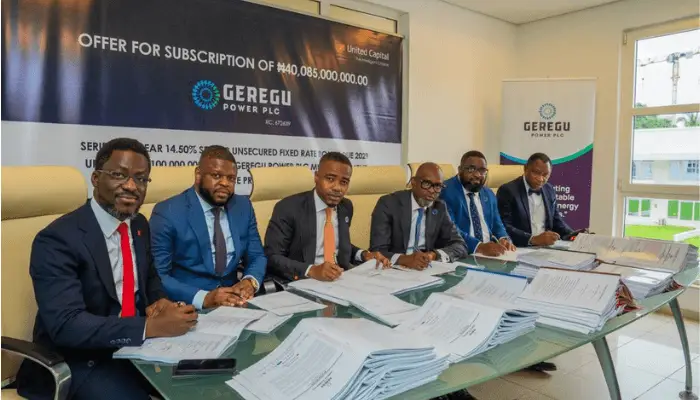 L-R Gbadebo Adenrele, CEO Investment Banking of United Capital Plc (Lead Issuing House), Abiodun Sanusi, CEO, Black Birch Capital, Julius B. Omodayo-Owotuga (Deputy Chief Executive), Akin Akinfemiwa (Chief Executive Officer) & Akin Olagbende (General Counsel) all of Geregu Power Plc and Leo Okafor, Company Secretary, United Capital Plc at the official signing ceremony for the oversubscribed N40bn 7 Year fixed rate bond issuance under the N100bn multi-instrument program of Geregu Power Plc. www.theexchange.africa