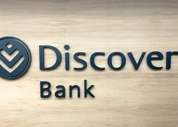 Discovery Bank offer its customers a multicurrency foreign exchange account, a platform to buy and trade shares, and discounts on their travels, highlighting its focus on attracting more business people. www.theexchange.africa