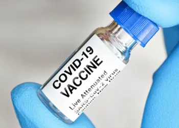 Corporate conspiracy: New figures from the Peoples Vaccine Alliance reveal that the companies behind two of the most successful COVID-19 vaccines —Pfizer, BioNTech and Moderna— are making combined profits of $65,000 every minute. Photo/ECDC
