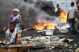 EPR laws key to solving Africa’s e-waste menace Copper demand: The UN estimates some 53.6 million tonnes of e-waste was generated around the world in 2019, that is an average of 7.3 kg of e-waste per person. Worse still, experts at the World Economic Forum (WEF) estimate that the annual generation of e-waste will reach 74.7 Mt by 2030. Here gals are pictured at the famous e-waste dump site in Agogbloshie, Ghana. inhaling dangerous fumes as e-waste is burned to collect copper wires and other metals. Photo/PureEarth
