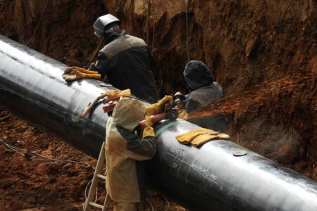 Oil pipelines in Africa