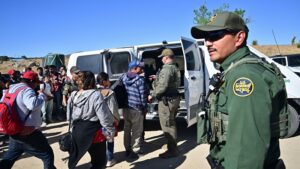 Trump's deportation list is the trending topic across all media, following a nationwide US immigration crackdown on Sunday that resulted in the arrest of some 956 people, the US Immigration and Customs Enforcement (ICE) has reported. Photo/CNN